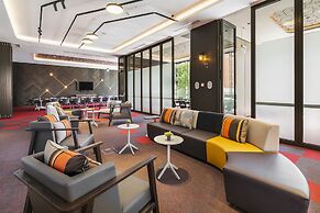 Holiday Inn Express Melbourne Little Collins by IHG