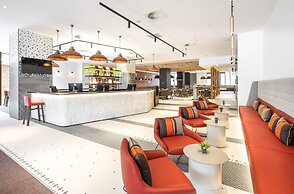 Holiday Inn Express Melbourne Little Collins by IHG