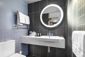 Holiday Inn Express Melbourne Little Collins by IHG