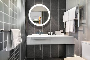 Holiday Inn Express Melbourne Little Collins by IHG