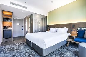 Holiday Inn Express Melbourne Little Collins by IHG