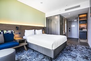 Holiday Inn Express Melbourne Little Collins by IHG