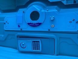 Space Night - Hostel