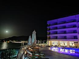 Konstantinos Palace
