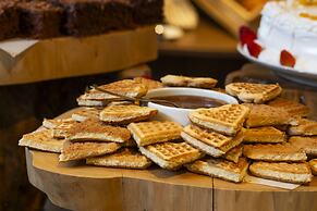 Laghetto Resort Golden