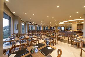 Laghetto Resort Golden