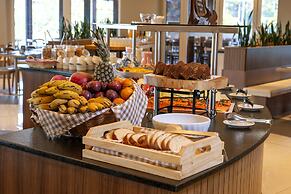 Laghetto Resort Golden