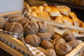 Laghetto Resort Golden