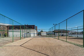 Laghetto Resort Golden