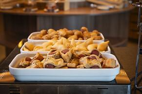 Laghetto Resort Golden