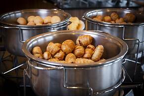 Laghetto Resort Golden