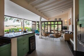 Blue Bay Bungalows - The Garden