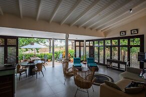 Blue Bay Bungalows - The Garden