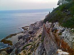 Rock Side Beach Villa