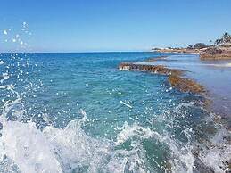 Rock Side Beach Villa