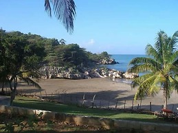 Rock Side Beach Villa