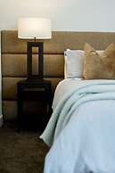 Queenstown House Lakeside Apartments