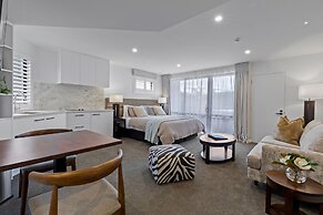 Queenstown House Lakeside Apartments