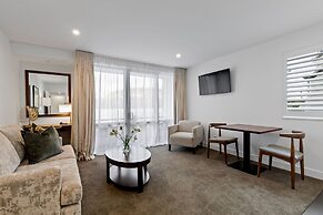 Queenstown House Lakeside Apartments