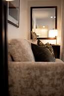 Queenstown House Lakeside Apartments