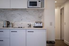 Queenstown House Lakeside Apartments