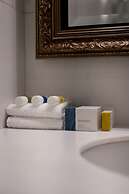 Queenstown House Lakeside Apartments