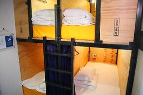 Kalakaua Inn The Kitchen Hostel Ao