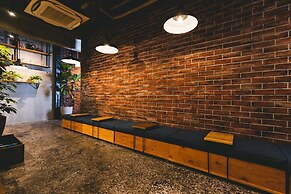 Kalakaua Inn The Kitchen Hostel Ao