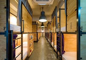 Kalakaua Inn The Kitchen Hostel Ao