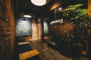 Kalakaua Inn The Kitchen Hostel Ao