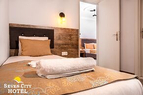 Seven City Hotel