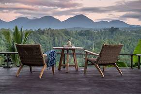 Buahan, A Banyan Tree Escape