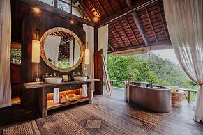 Buahan, A Banyan Tree Escape