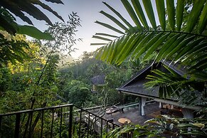 Buahan, A Banyan Tree Escape