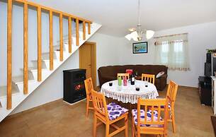 New Modern House in a Quiet Island Area w. Garden