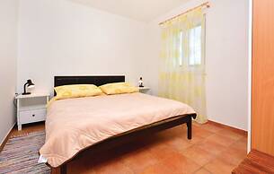 New Modern House in a Quiet Island Area w. Garden