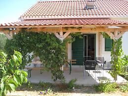 New Modern House in a Quiet Island Area w. Garden