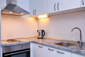 Newly Furnished apt w. Patio,parking & Fireplace