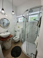 Beachfront Apartment With big Terrace and Garden