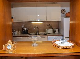 Beachfront Apartment With big Terrace and Garden