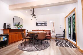 Stone Cove Waterfront Adults Only B&B