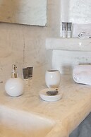 Demilmar Luxury Suites