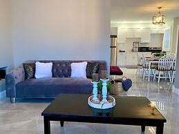 The Maid of the Mist Villa-Yard &Parking