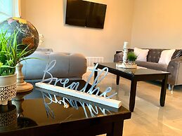 The Maid of the Mist Villa-Yard &Parking