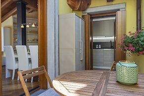 New Deal - APT with Terrace & Jacuzzi