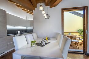 New Deal - APT with Terrace & Jacuzzi