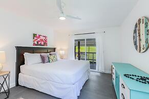 Hale Mauna Nui 4 Bedroom Home by RedAwning