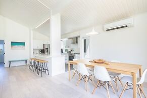 Hale Mauna Nui 4 Bedroom Home by RedAwning