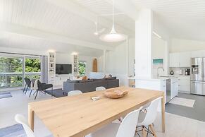 Hale Mauna Nui 4 Bedroom Home by RedAwning