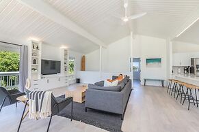 Hale Mauna Nui 4 Bedroom Home by RedAwning